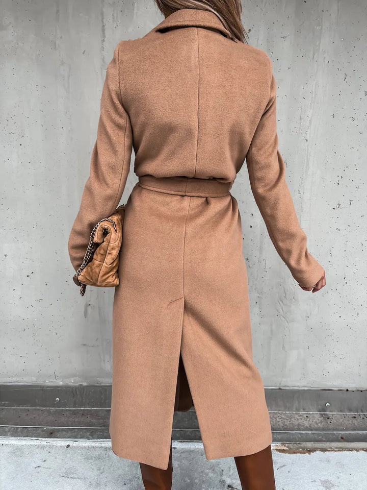 Coat detail - Elma Boutique