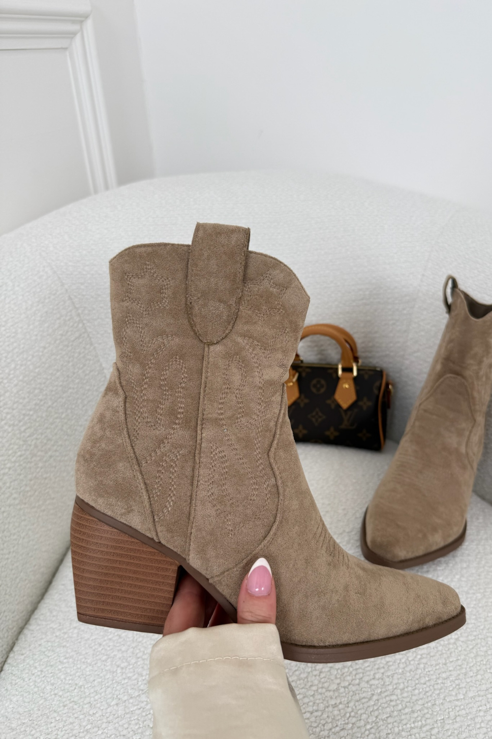 Beige ankle boots - Elma Boutique