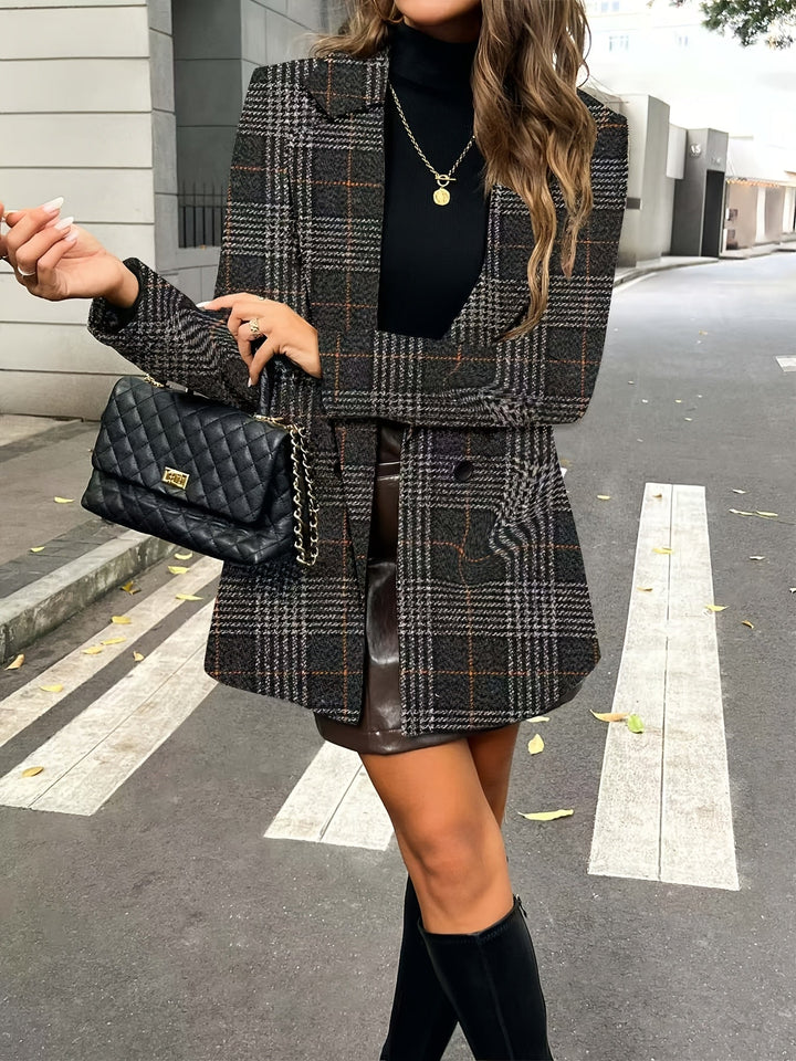 Coat detail - Elma Boutique