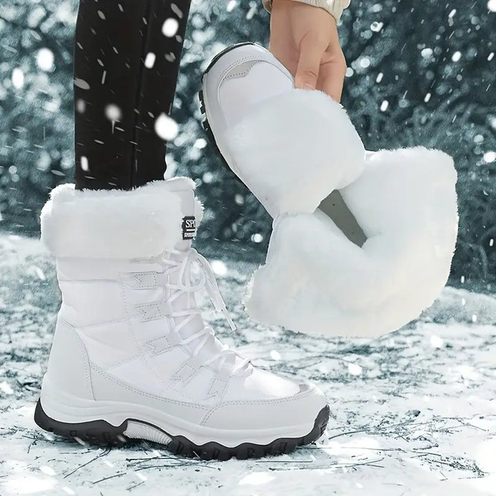 Snow boots detail - Elma Boutique