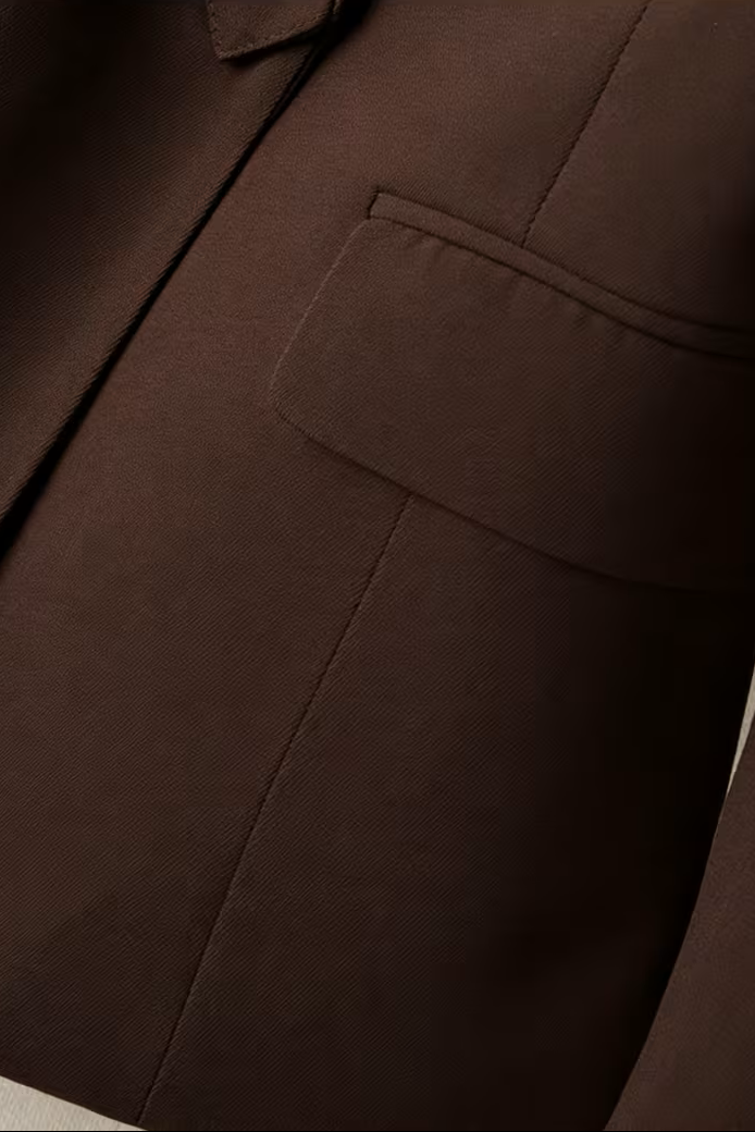 Slim Fit Blazer with Shoulder Pads and Cinched Waist for Office Women