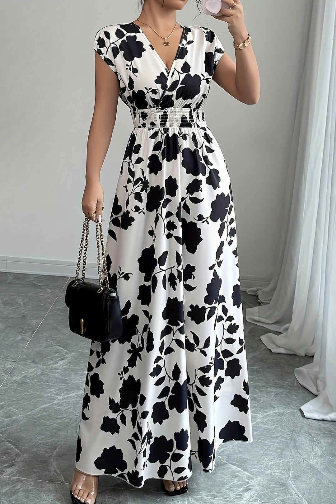 Cinched Waist Floral Maxi Dress with V Neck and Short Sleeves