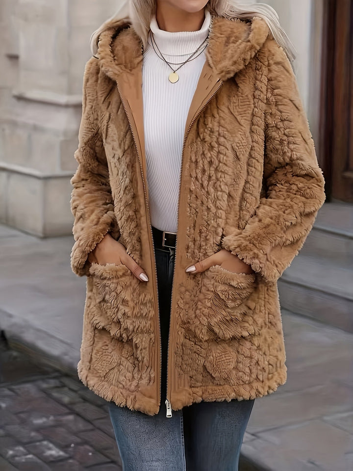 Coat detail - Elma Boutique