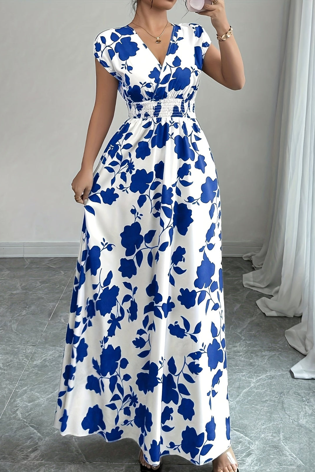 Cinched Waist Floral Maxi Dress with V Neck and Short Sleeves