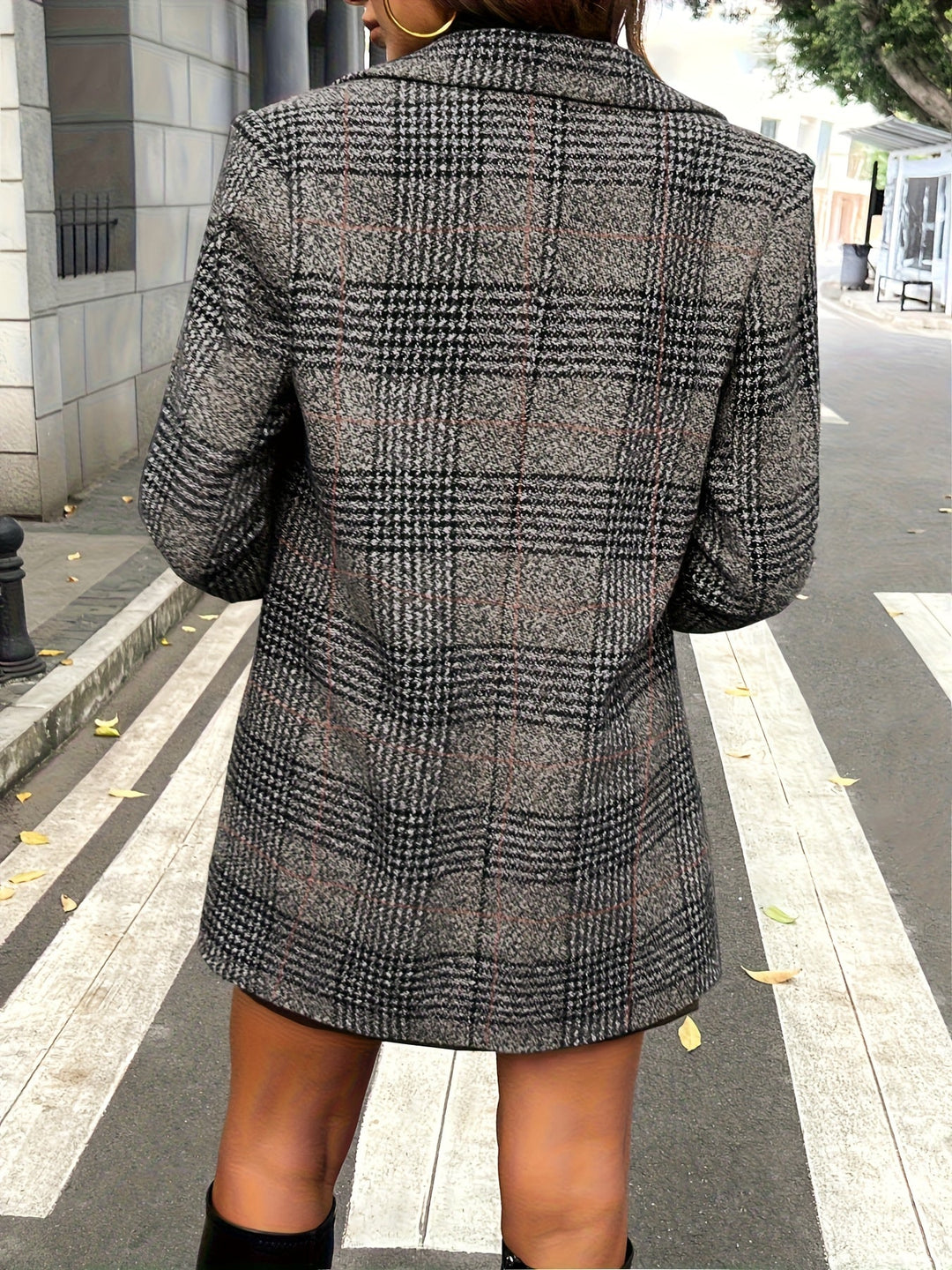 Coat detail - Elma Boutique