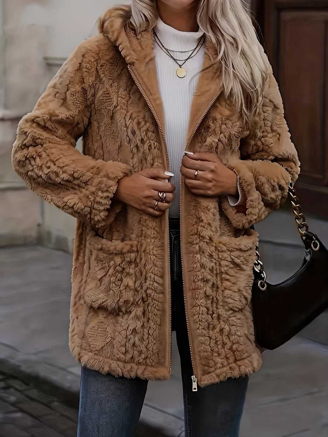 Coat detail - Elma Boutique