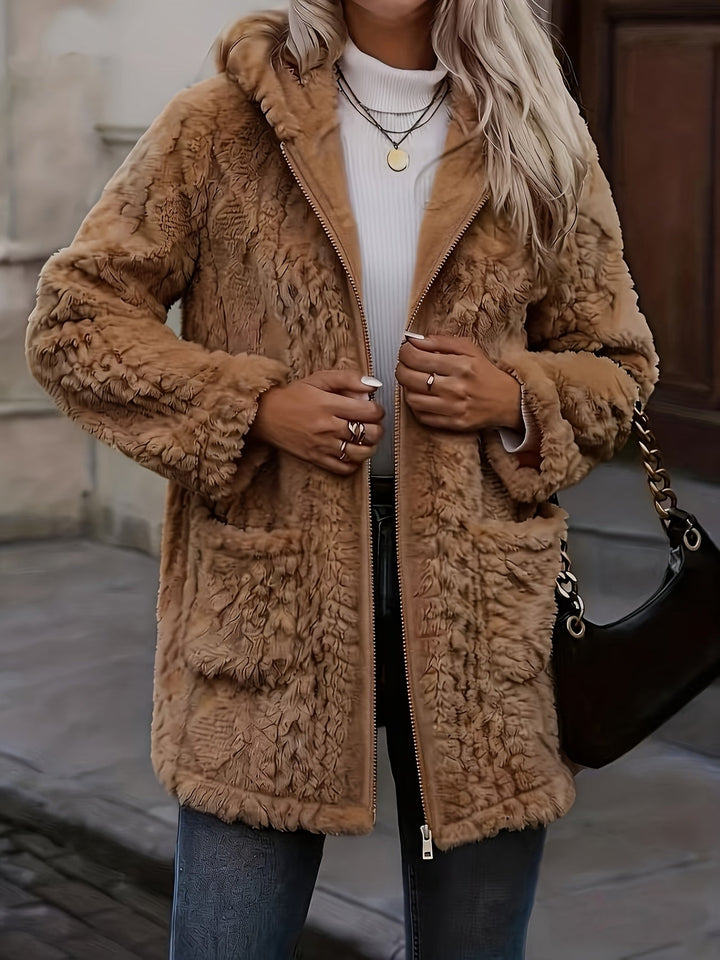 Coat detail - Elma Boutique