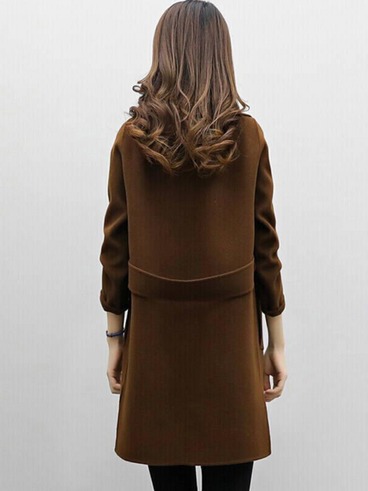 Coat detail - Elma Boutique