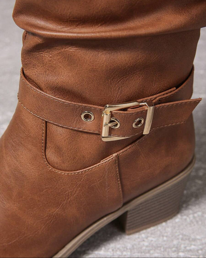 Knee high boots detail - Elma Boutique
