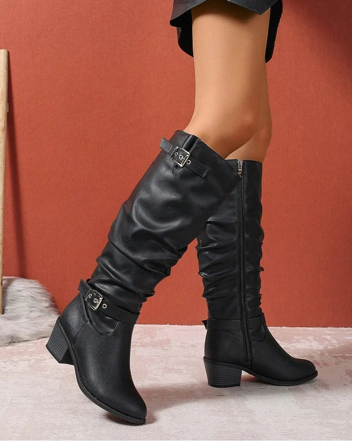 Knee high boots detail - Elma Boutique