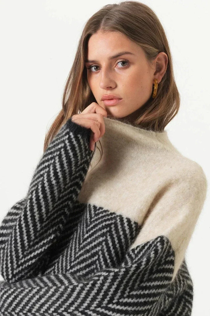 Brown sweater - Elma Boutique