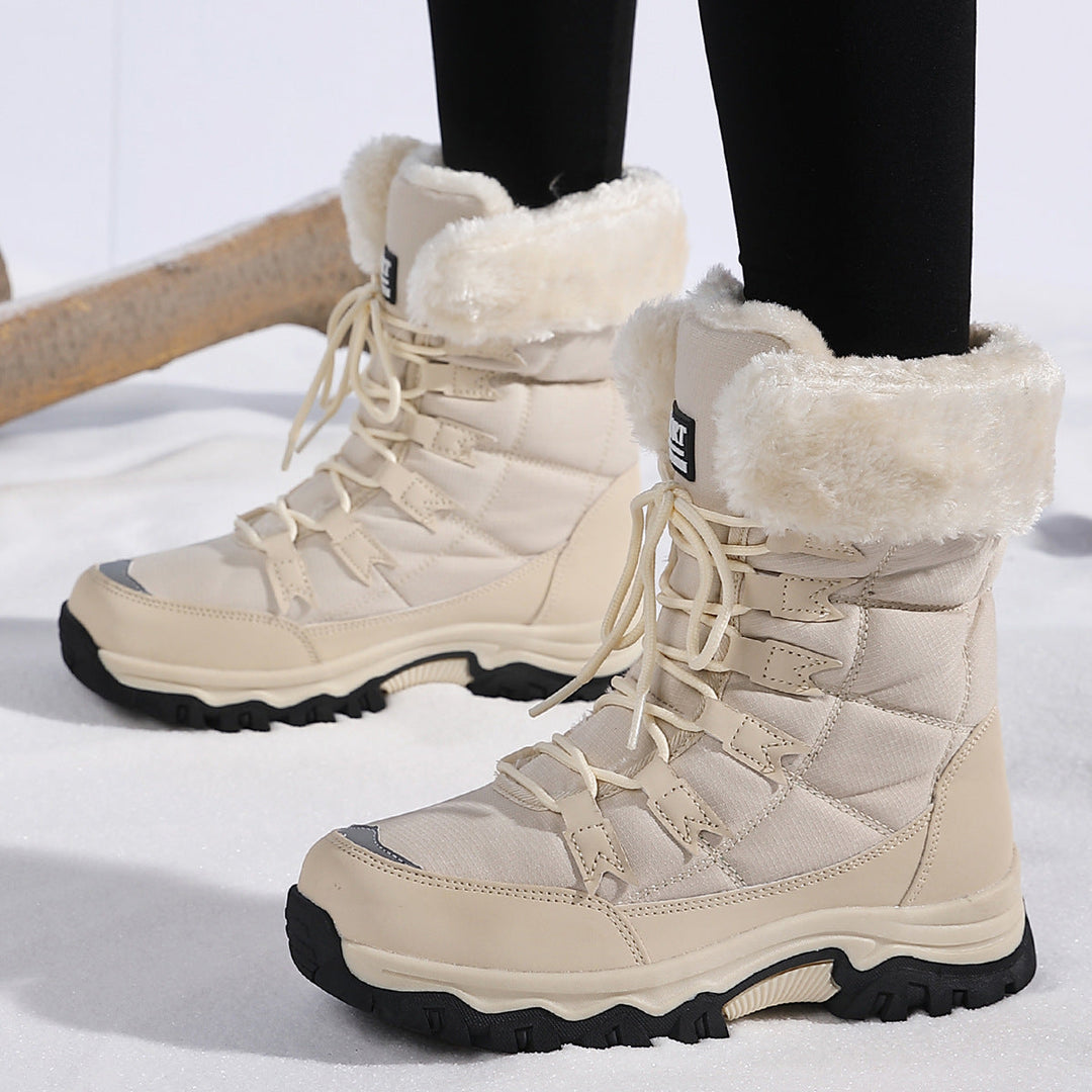 Snow boots detail - Elma Boutique