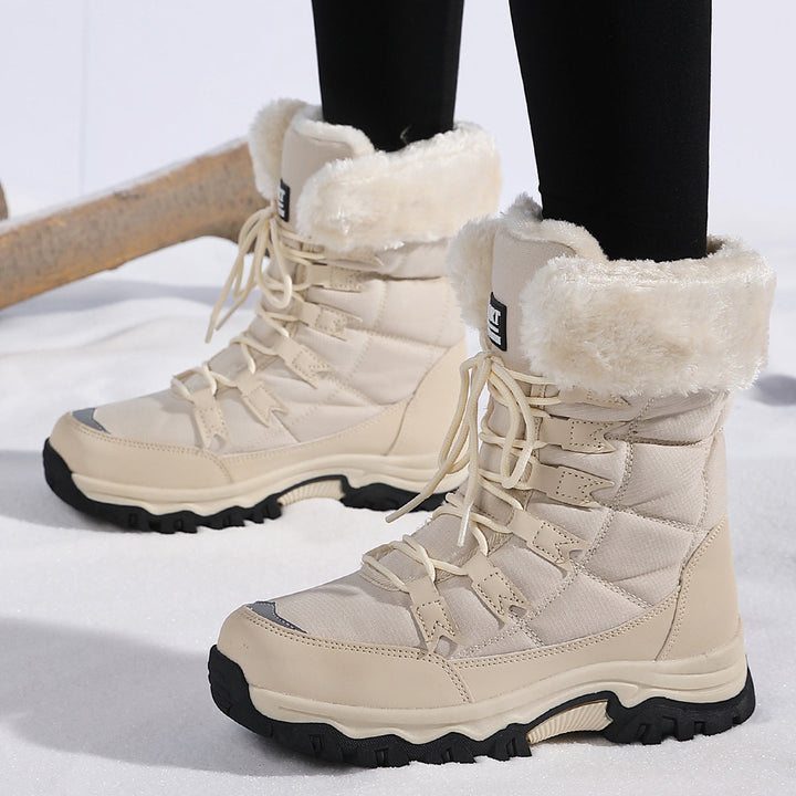 Snow boots detail - Elma Boutique