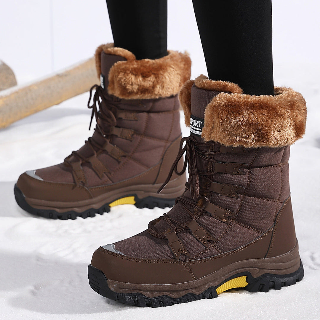 Snow boots detail - Elma Boutique