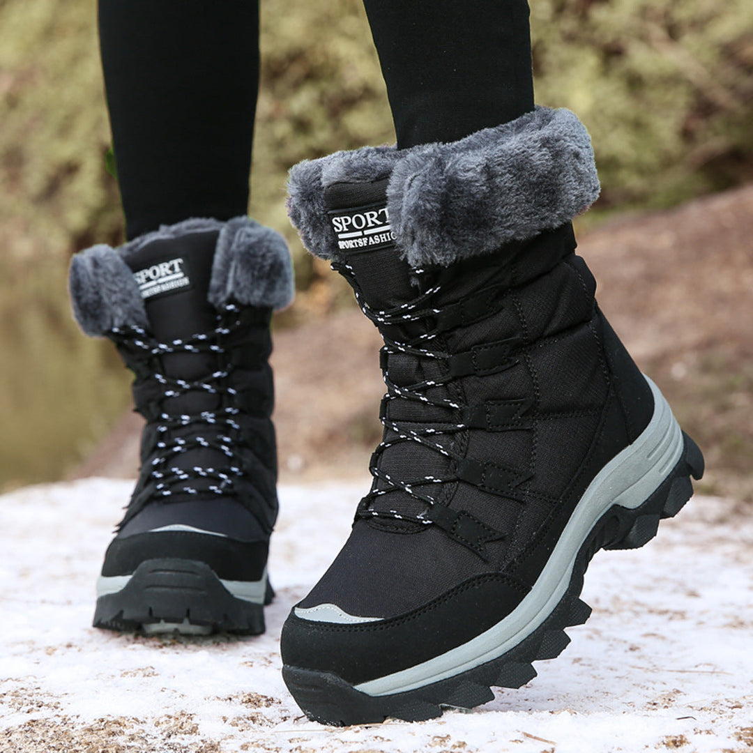 Snow boots detail - Elma Boutique