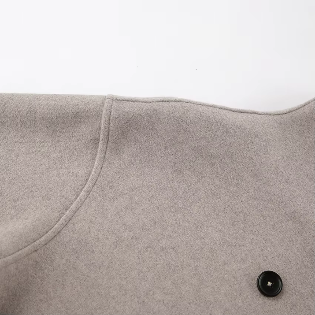 Coat detail - Elma Boutique