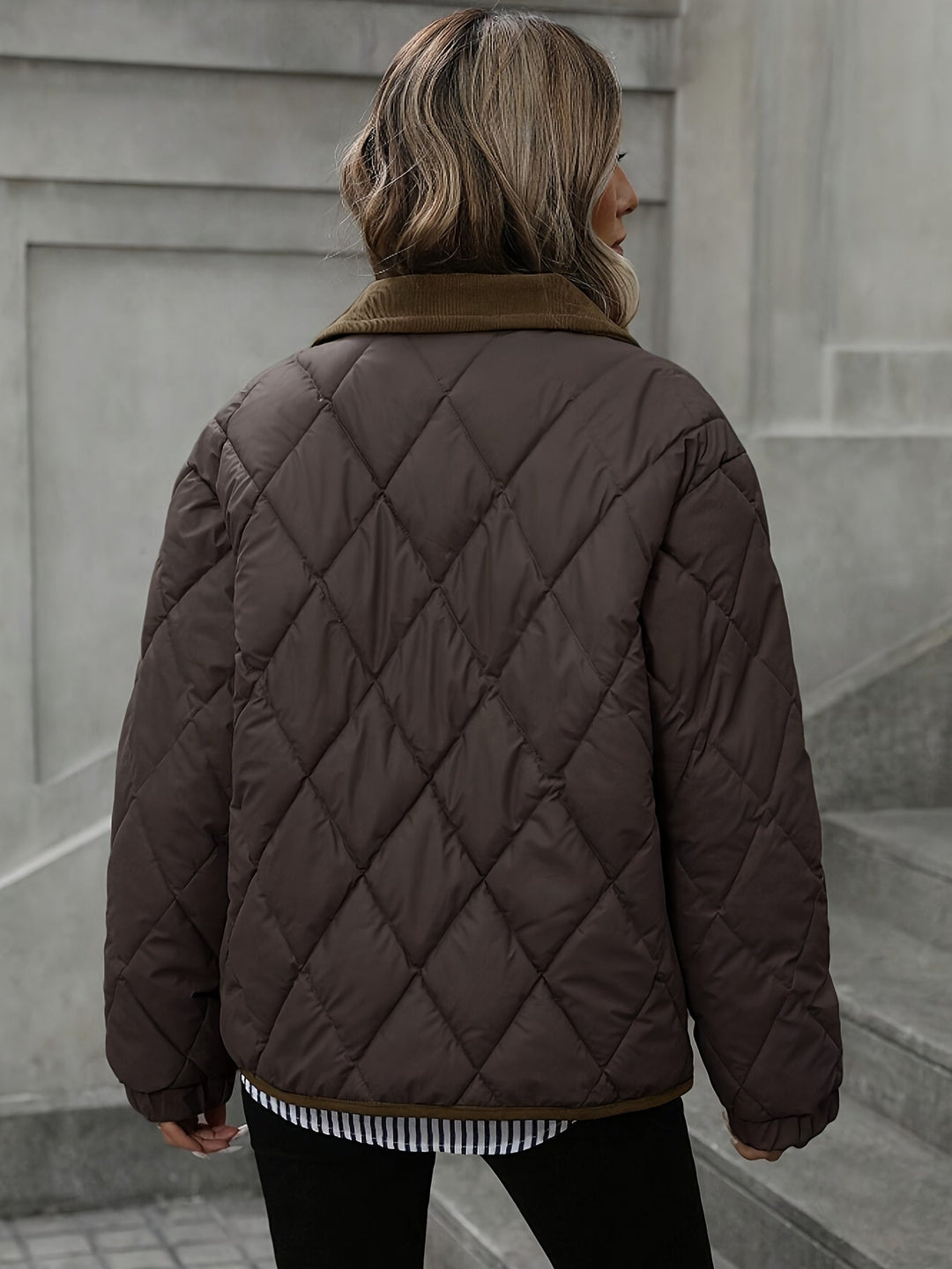 Quilted jacket detail - Elma Boutique
