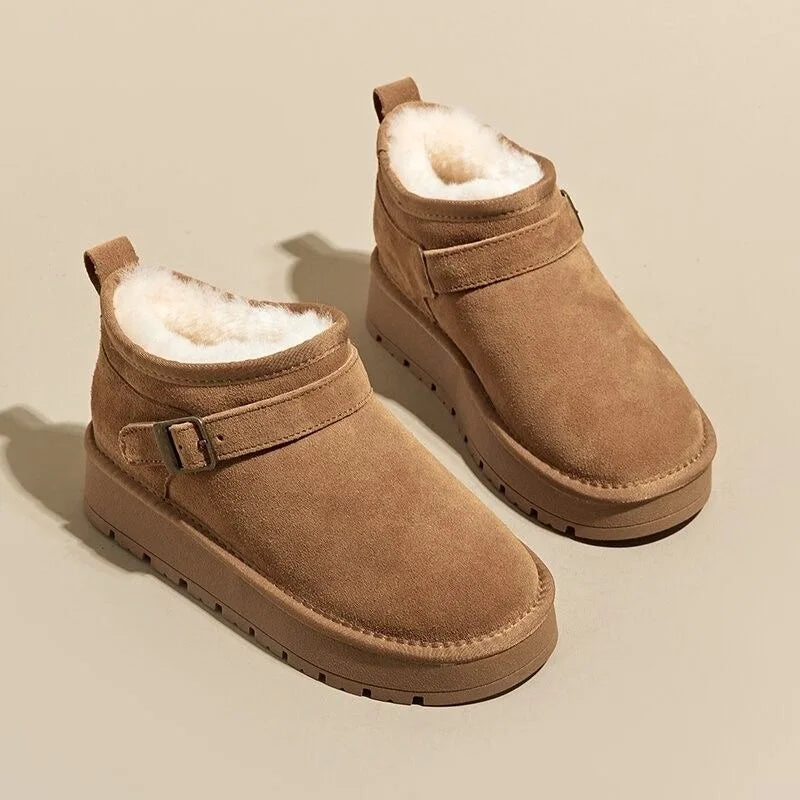 Snow boots detail - Elma Boutique