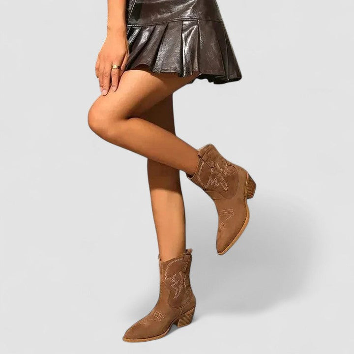 Boots detail - Elma Boutique