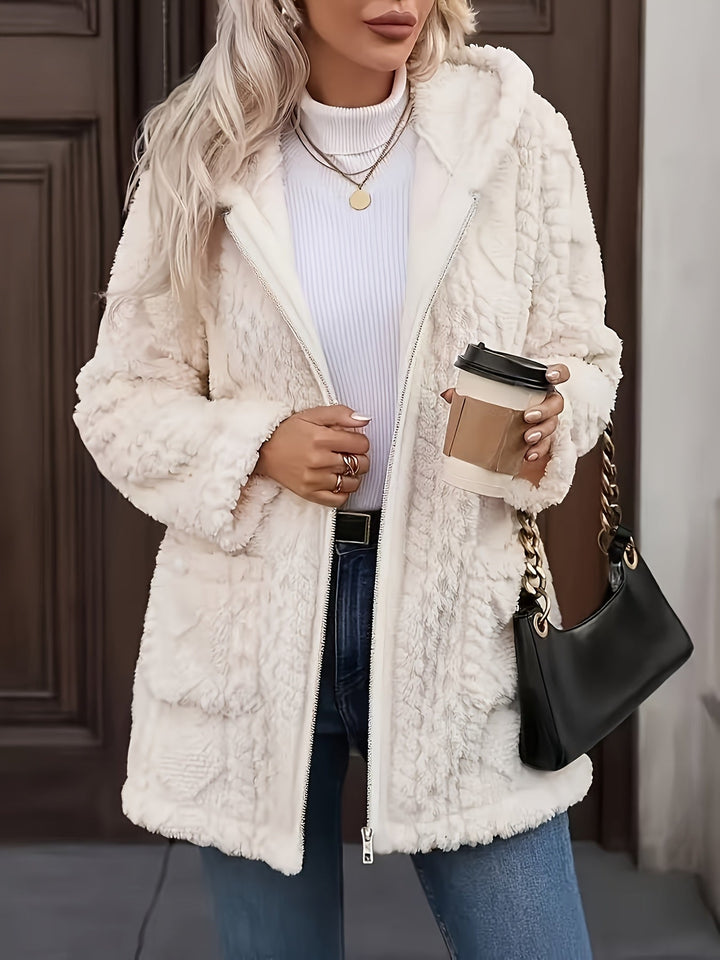 Coat detail - Elma Boutique