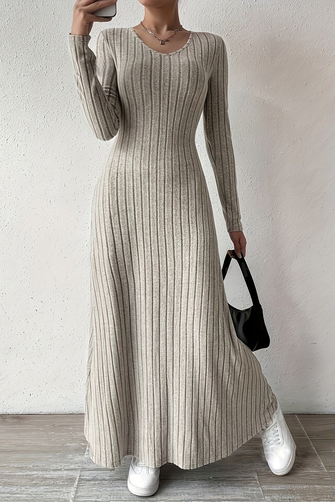 V Neck Maxi Dress with Long Sleeves and A Line Design for Fall