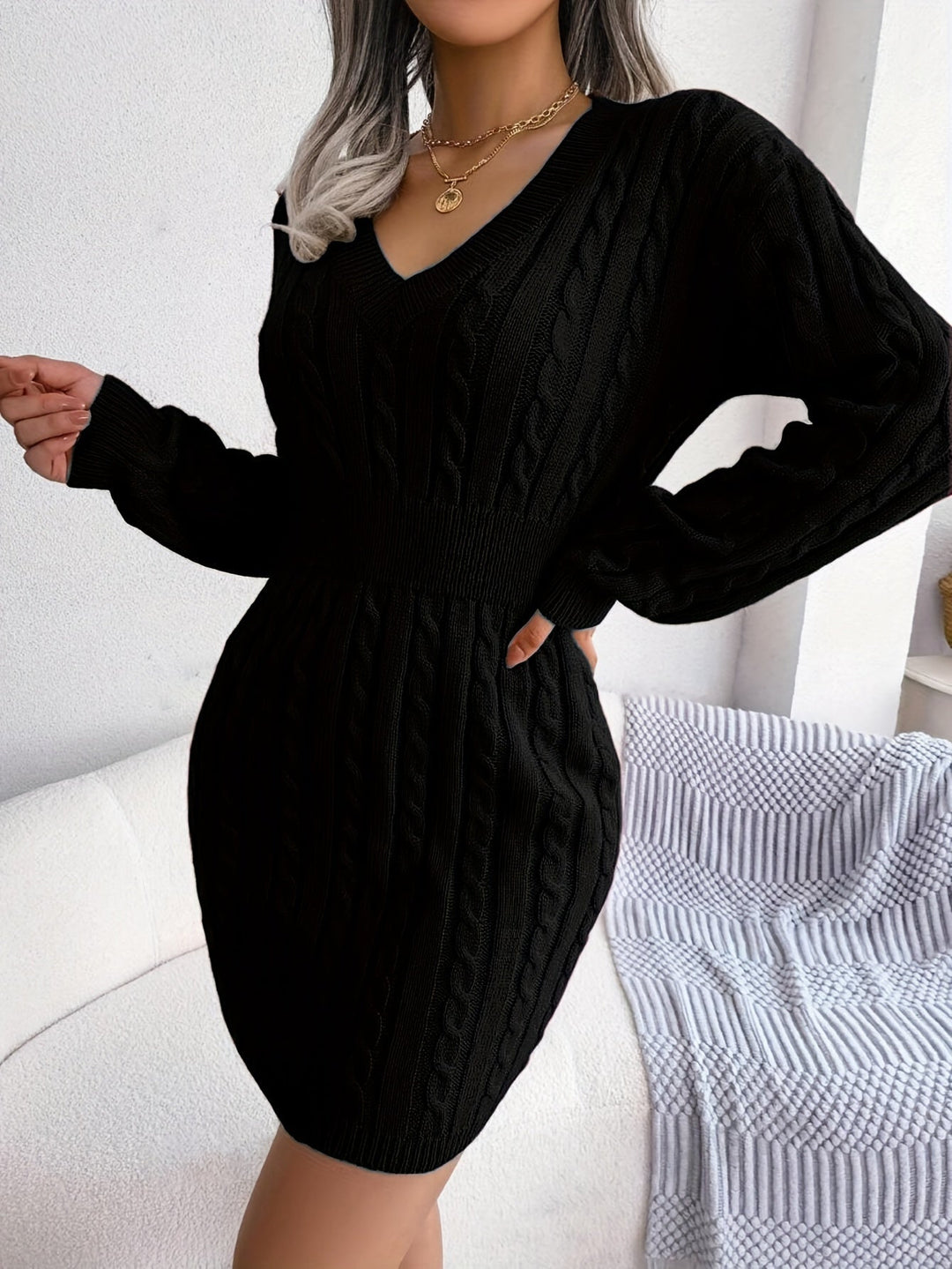 Sweater dress detail - Elma Boutique