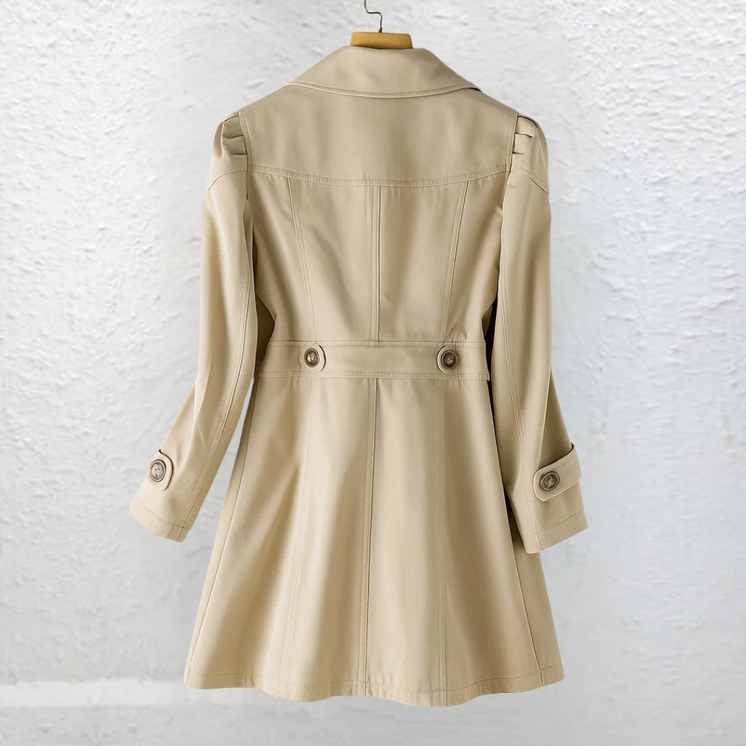 Trench coat detail - Elma Boutique