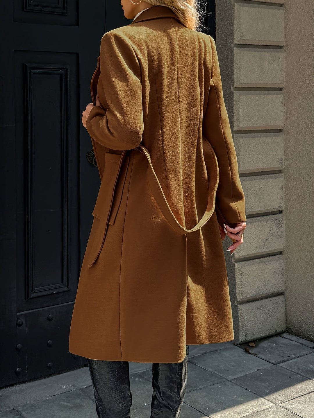 Coat detail - Elma Boutique