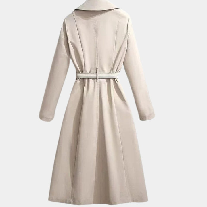 Trench coat detail - Elma Boutique