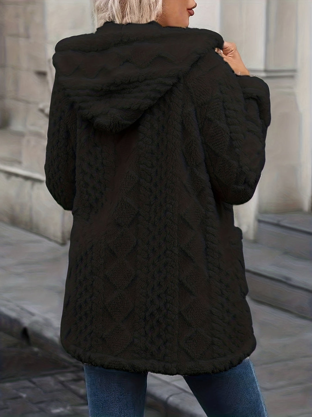 Coat detail - Elma Boutique