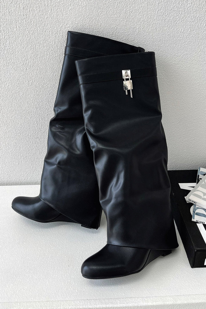 Boots detail - Elma Boutique