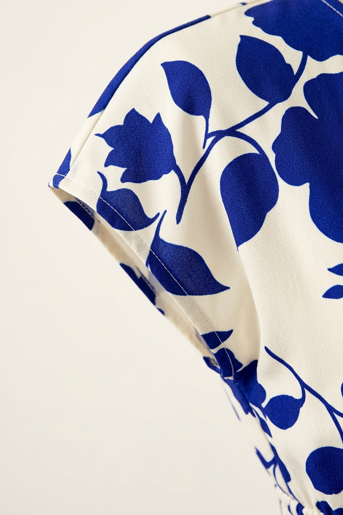 Leaf Print Maxi Dress with V Neck and Flared Skirt for Summer
