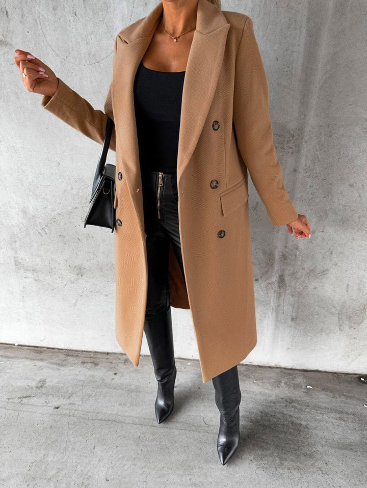Coat detail - Elma Boutique
