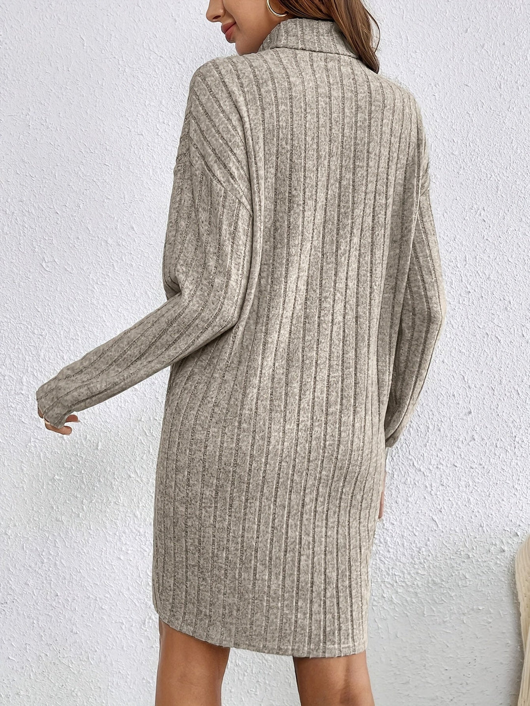 Sweater dress detail - Elma Boutique