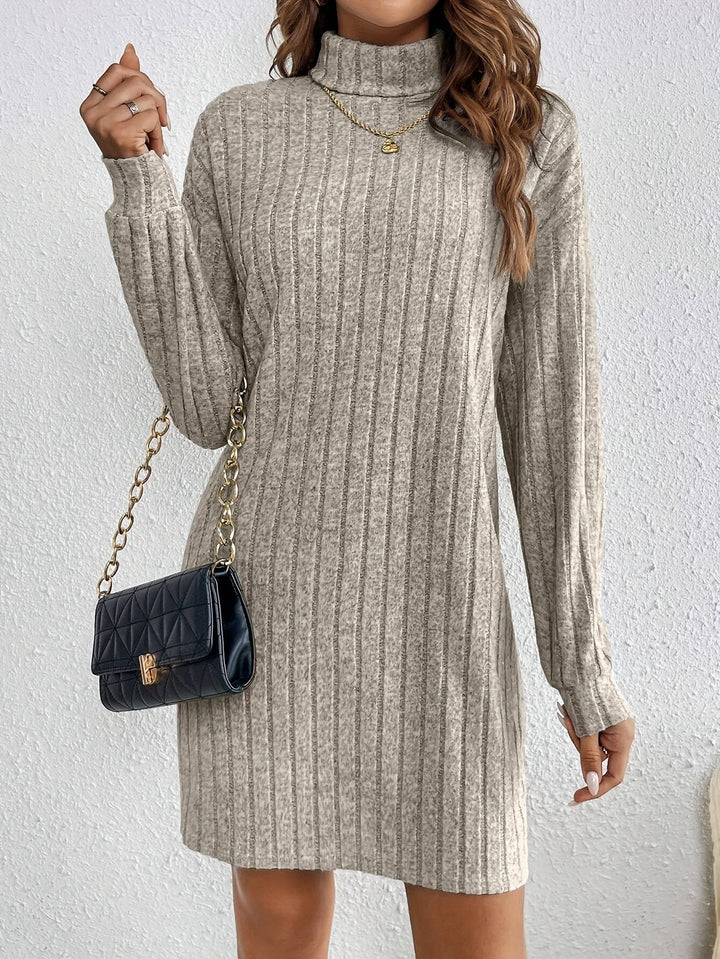 Sweater dress detail - Elma Boutique