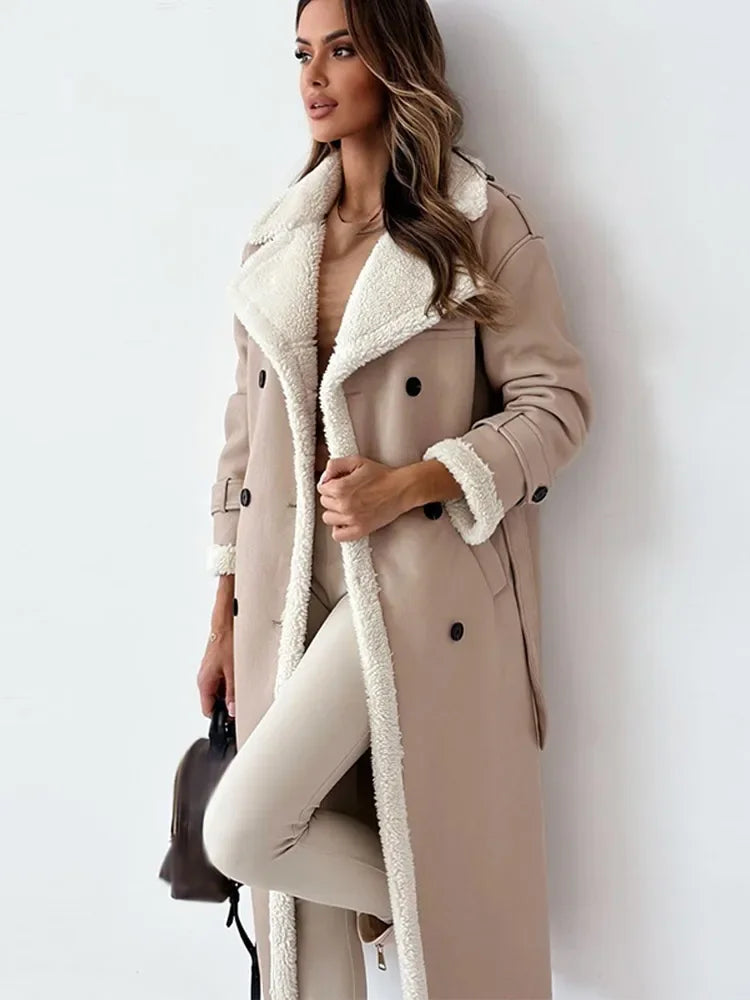 Trench coat detail - Elma Boutique